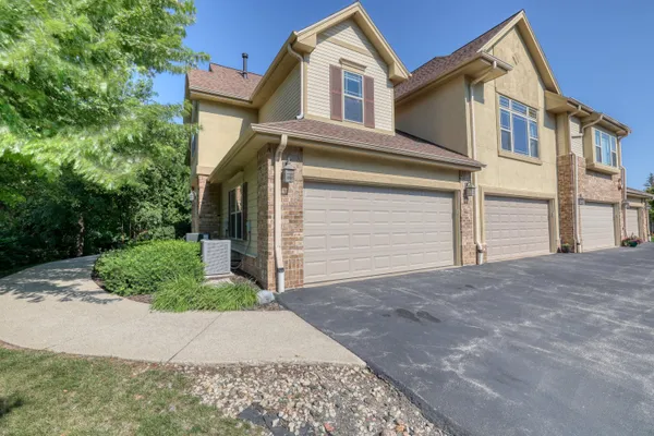 $389,900 | 8667 South Deerwood Lane, Franklin, WI 53132