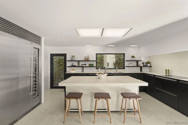 $7,150,000 | 5811 Box Canyon Road, La Jolla, CA 92037