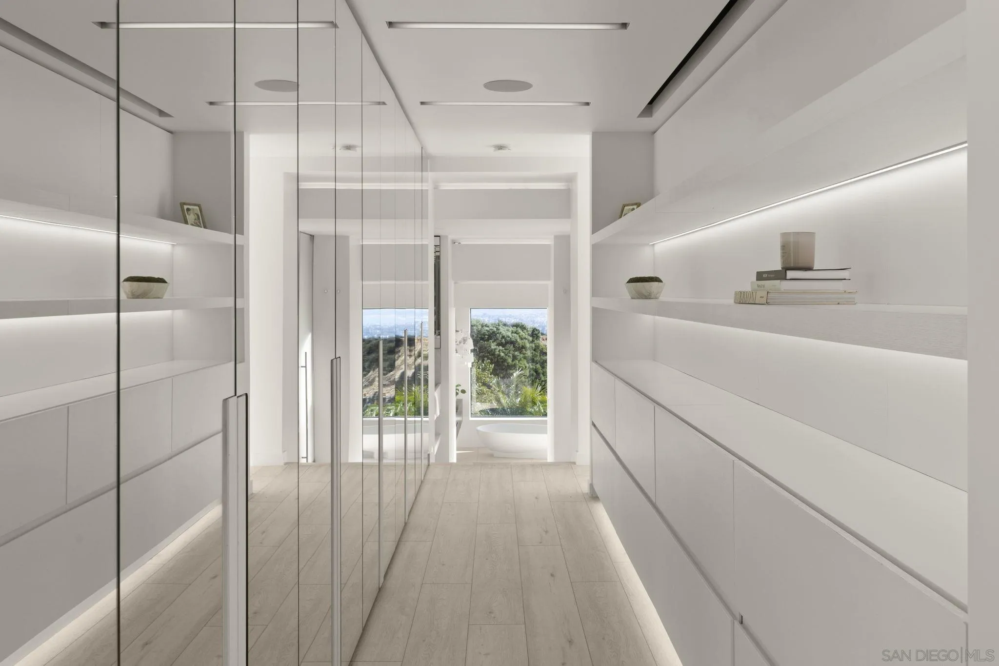 5811 Box Canyon Road La Jolla, CA 92037 - Photo 14 of 28