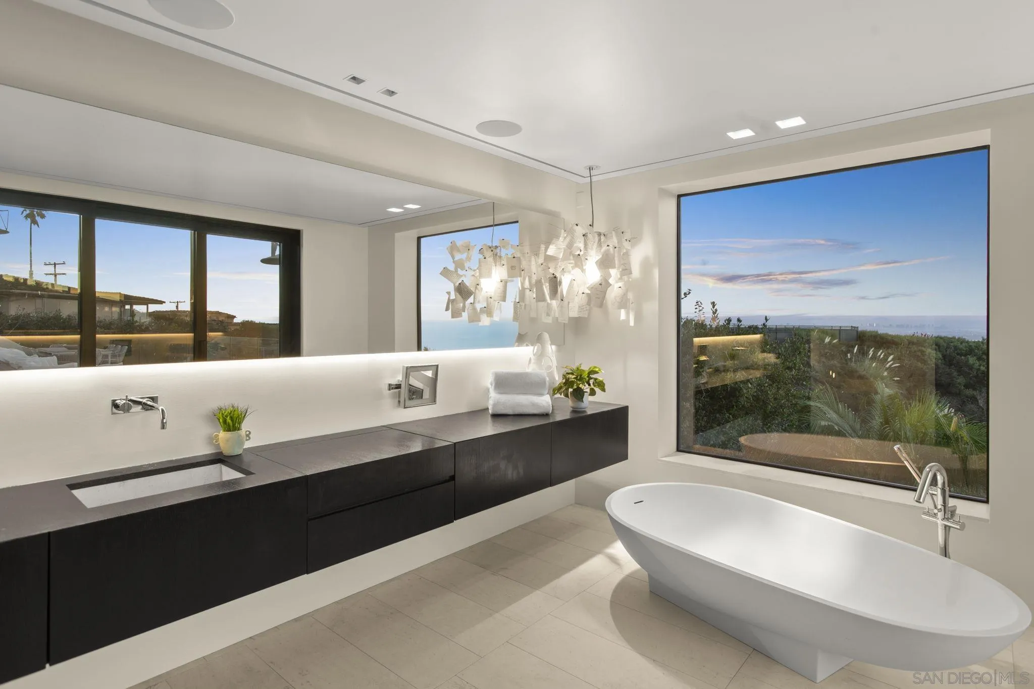 5811 Box Canyon Road La Jolla, CA 92037 - Photo 15 of 28