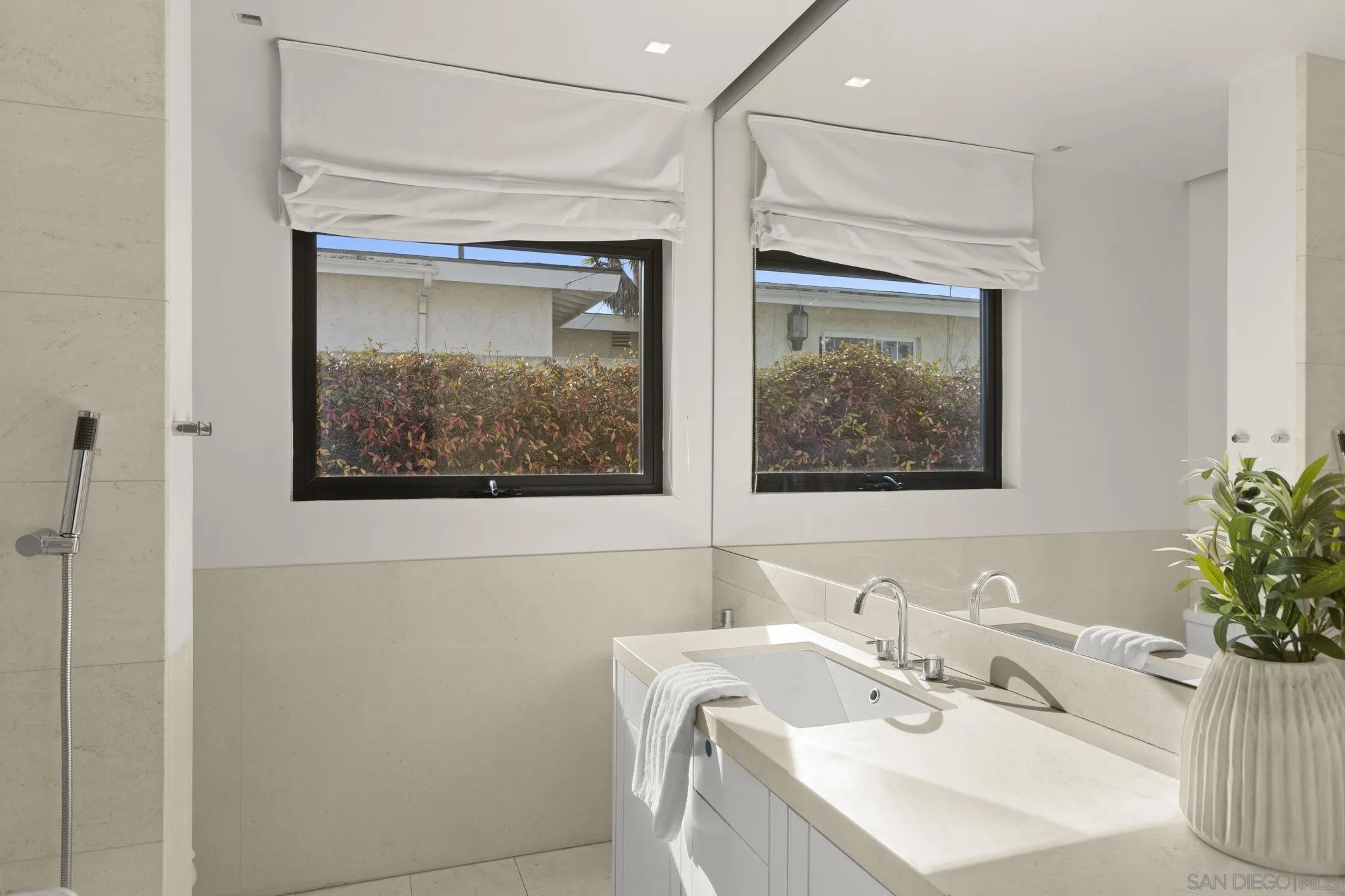 5811 Box Canyon Road La Jolla, CA 92037 - Photo 19 of 28