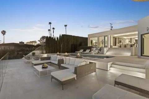 $7,150,000 | 5811 Box Canyon Road, La Jolla, CA 92037