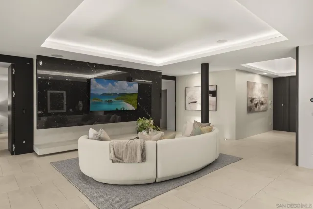 $7,150,000 | 5811 Box Canyon Road, La Jolla, CA 92037