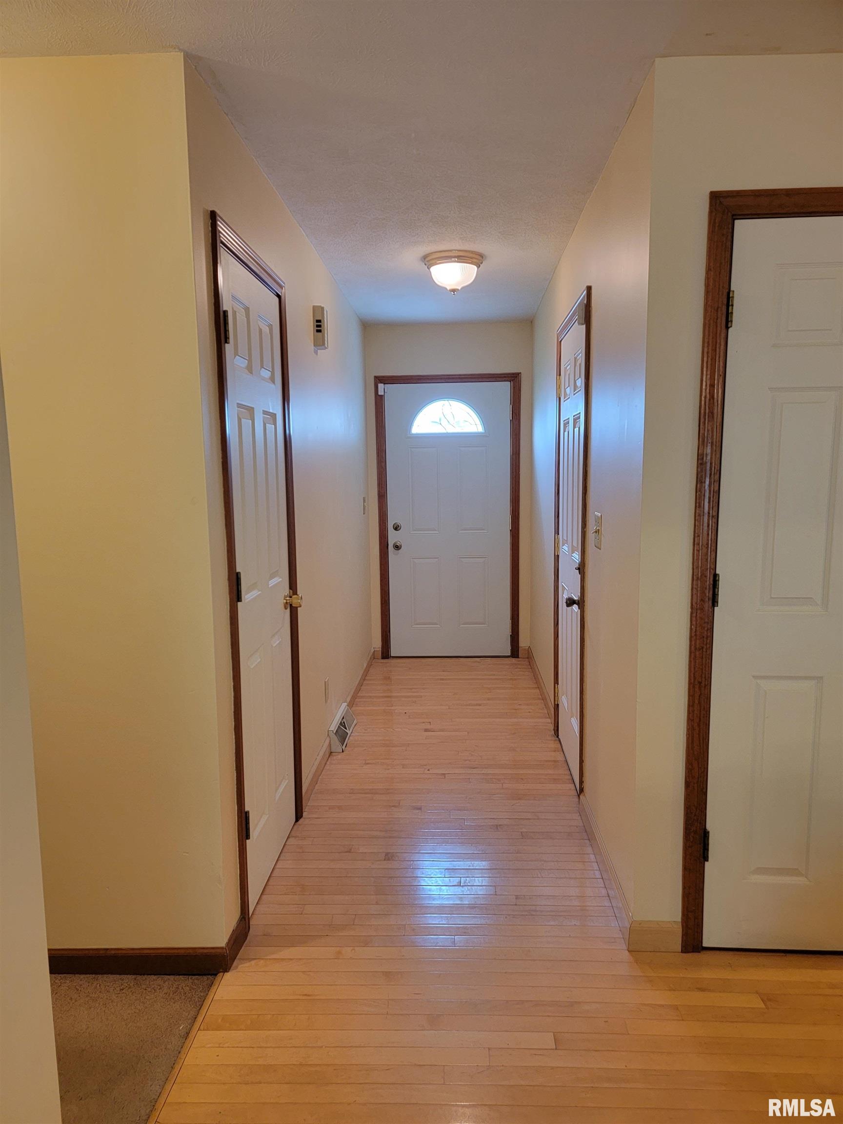 4200 Pickfair Road Springfield, IL 62703 - Photo 2 of 16