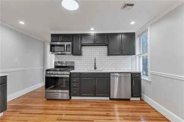 $2,300 | 382 Orms Street, Providence, RI 02908