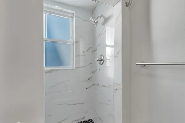 $2,300 | 382 Orms Street, Providence, RI 02908