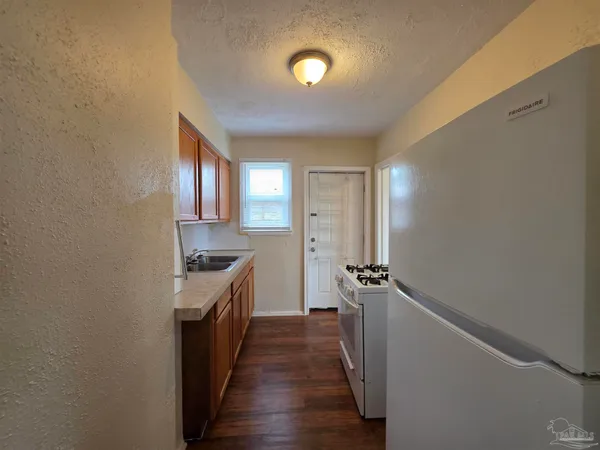 $1,125 | 203 Southeast Syrcle Drive, Pensacola, FL 32507