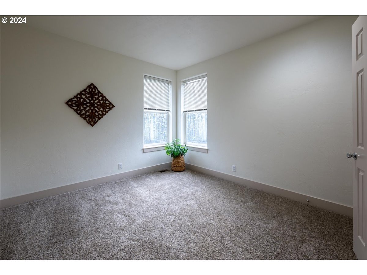 1316 Brickley Road Eugene, OR 97401 - Photo 17 of 25 Gallery Image 17