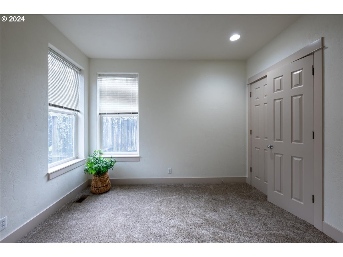 1316 Brickley Road Eugene, OR 97401 - Photo 18 of 25 Gallery Image 18