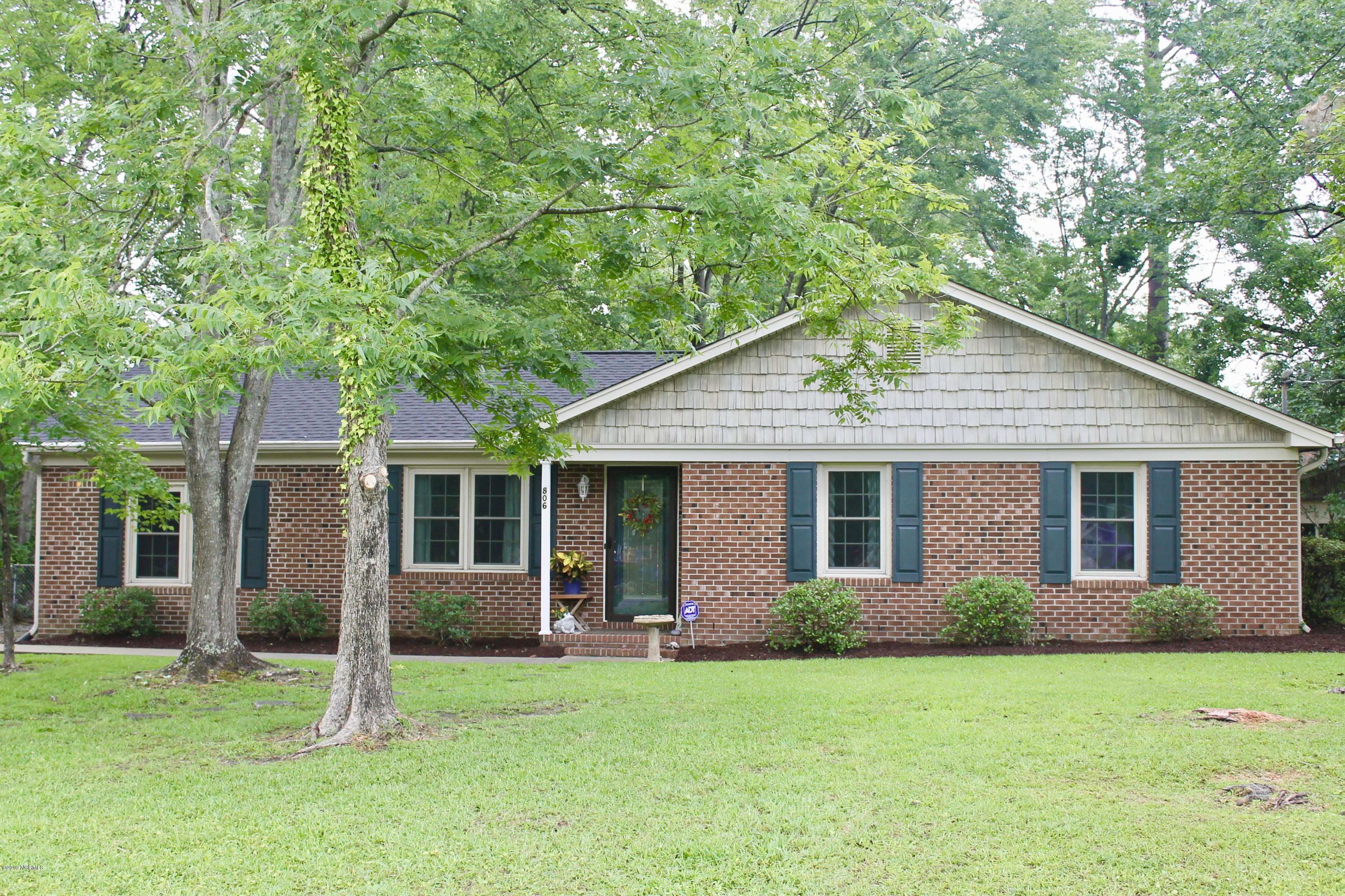 806 Spring Valley Road Wilmington, NC 28405 - Photo 1 of 20 fullsizeoutput_51e5