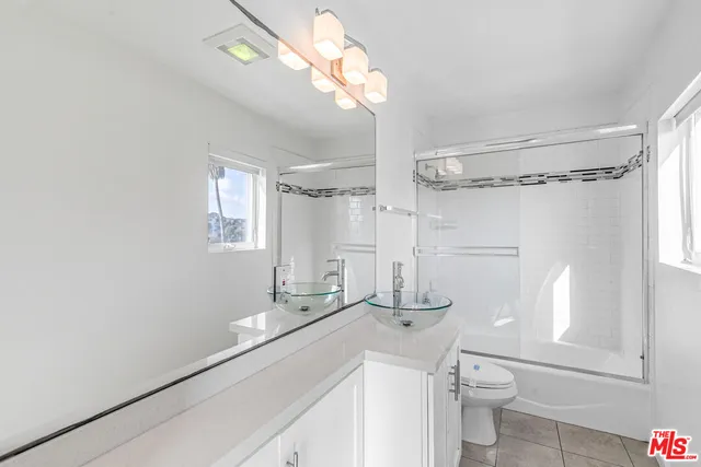 $3,350 | 4980 South Centinela Avenue, Unit 12, Los Angeles, CA 90066