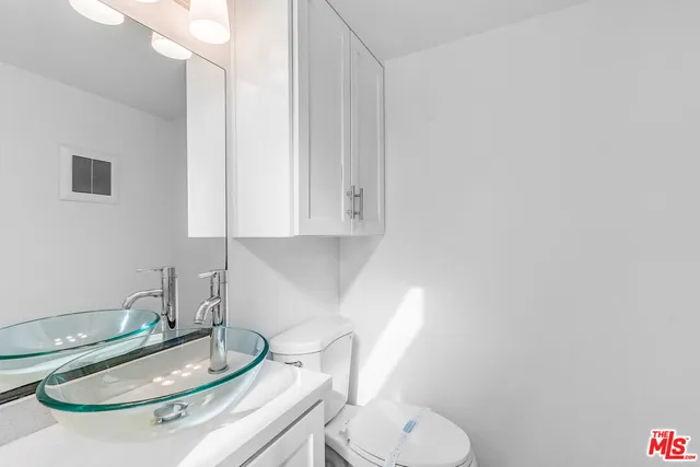 $3,350 | 4980 South Centinela Avenue, Unit 12, Los Angeles, CA 90066