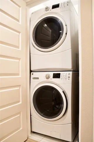 $4,800 | 803 East 32nd Street, Unit 2, Austin, TX 78705