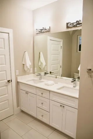 $4,800 | 803 East 32nd Street, Unit 2, Austin, TX 78705