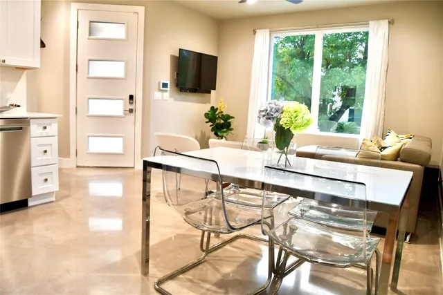 $4,800 | 803 East 32nd Street, Unit 2, Austin, TX 78705