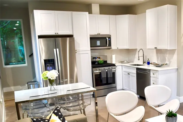 $4,800 | 803 East 32nd Street, Unit 2, Austin, TX 78705