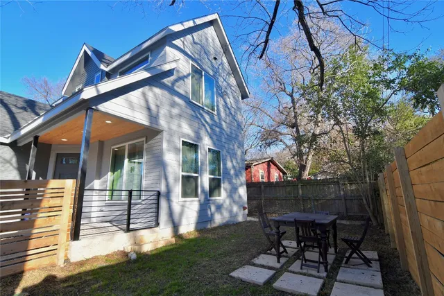 $4,800 | 803 East 32nd Street, Unit 2, Austin, TX 78705