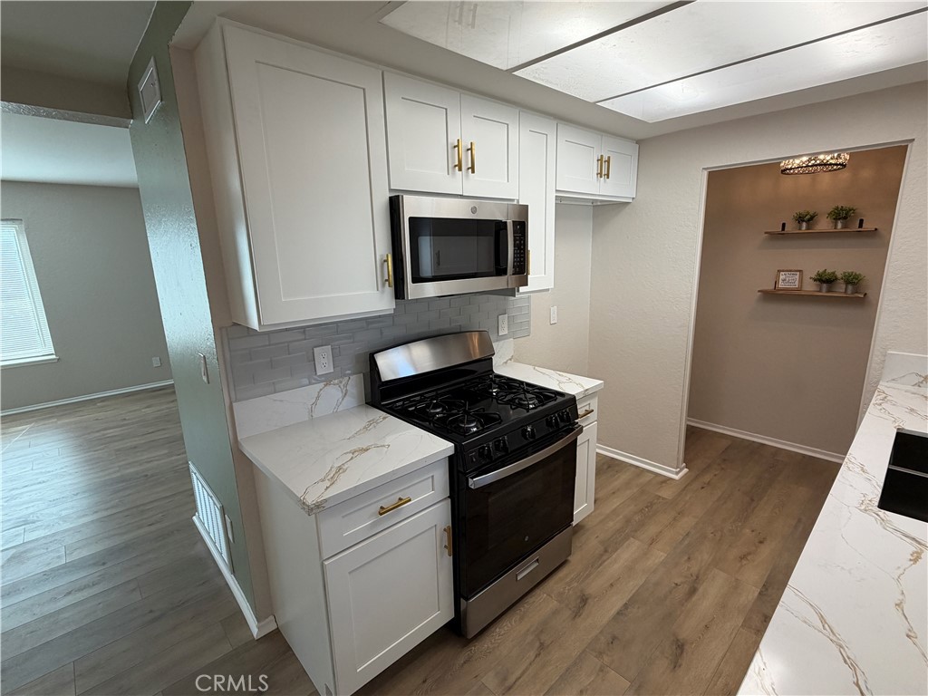 1091 Clark Street Riverside, CA 92501 - Photo 9 of 19 Brand new Kitchen