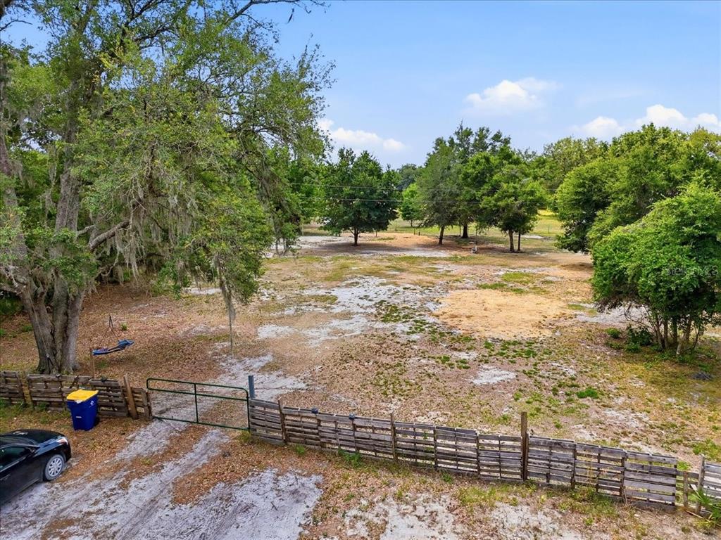 27137 Miller Road Dade City, FL 33525 - Photo 3 of 29 Gallery Image 3