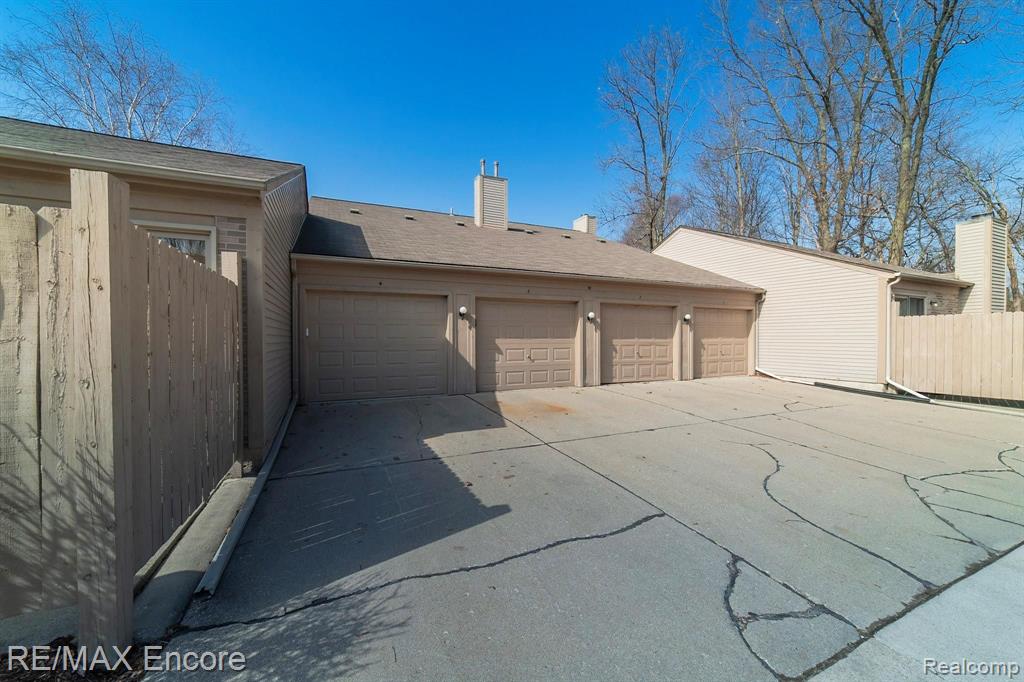 90 Pine Tree Ridge, Unit 4 Waterford, MI 48327 - Photo 18 of 18 Gallery Image 18