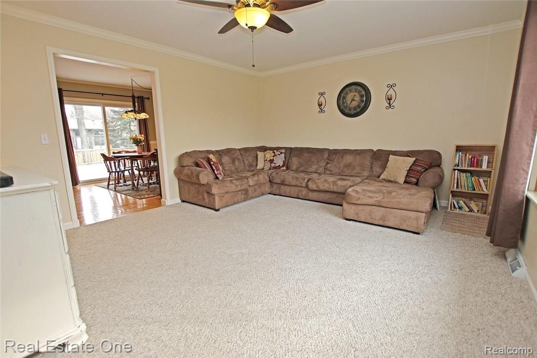 371 South Baldwin Road Oxford, MI 48371 - Photo 9 of 51 9) Living Room.jpg