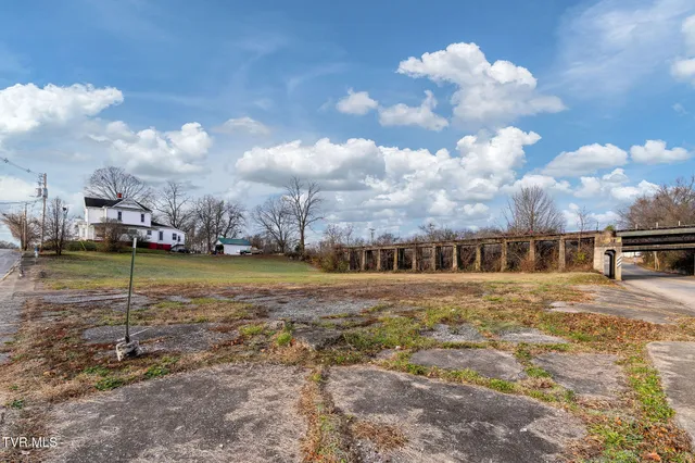 $149,900 | 206 South Cutler Street, Greeneville, TN 37743