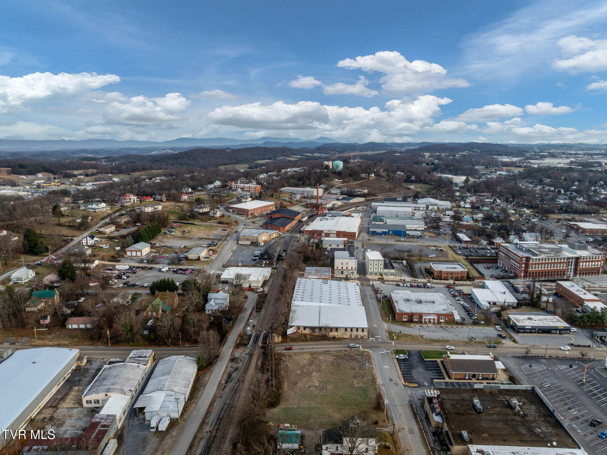 206 South Cutler Street Greeneville, TN 37743 - Photo 3 of 20 DJI_0850