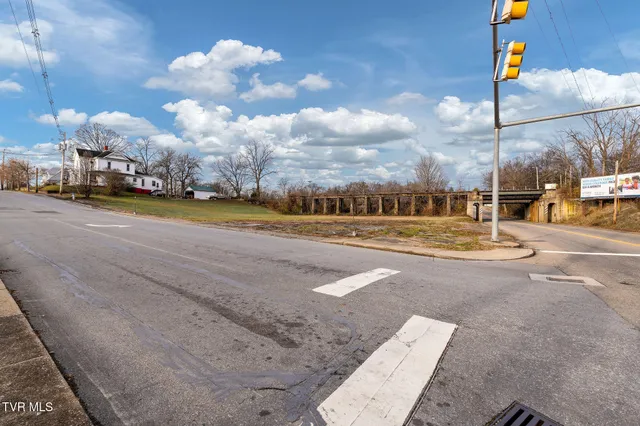 $149,900 | 206 South Cutler Street, Greeneville, TN 37743