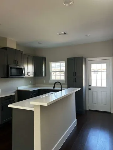 $235,900 | 704 Avenue I, Conroe, TX 77301