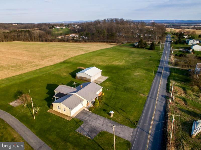 357 Old Mill Road Carlisle, PA 17015 - Photo 2 of 20 Shows that country feeling