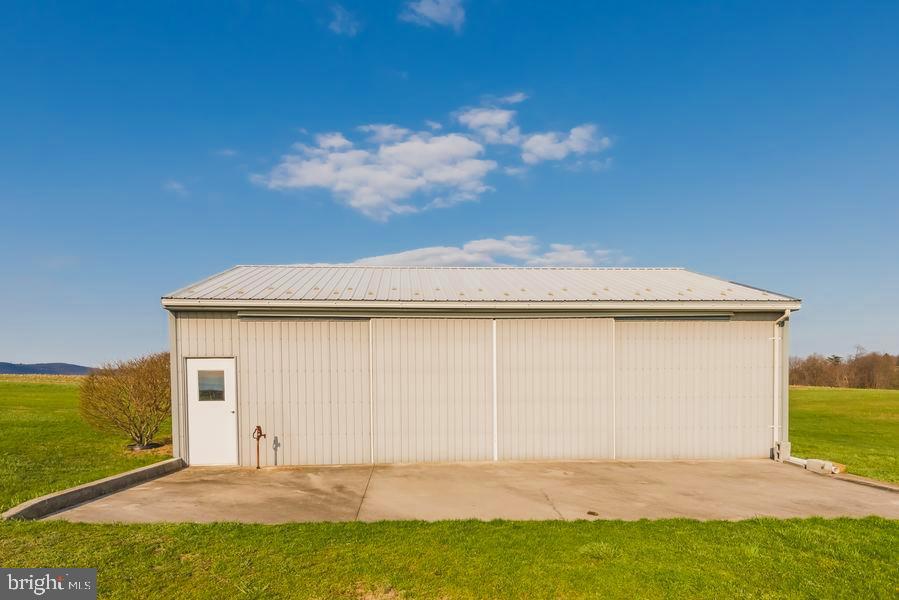 357 Old Mill Road Carlisle, PA 17015 - Photo 6 of 20 1200 square feet of work space