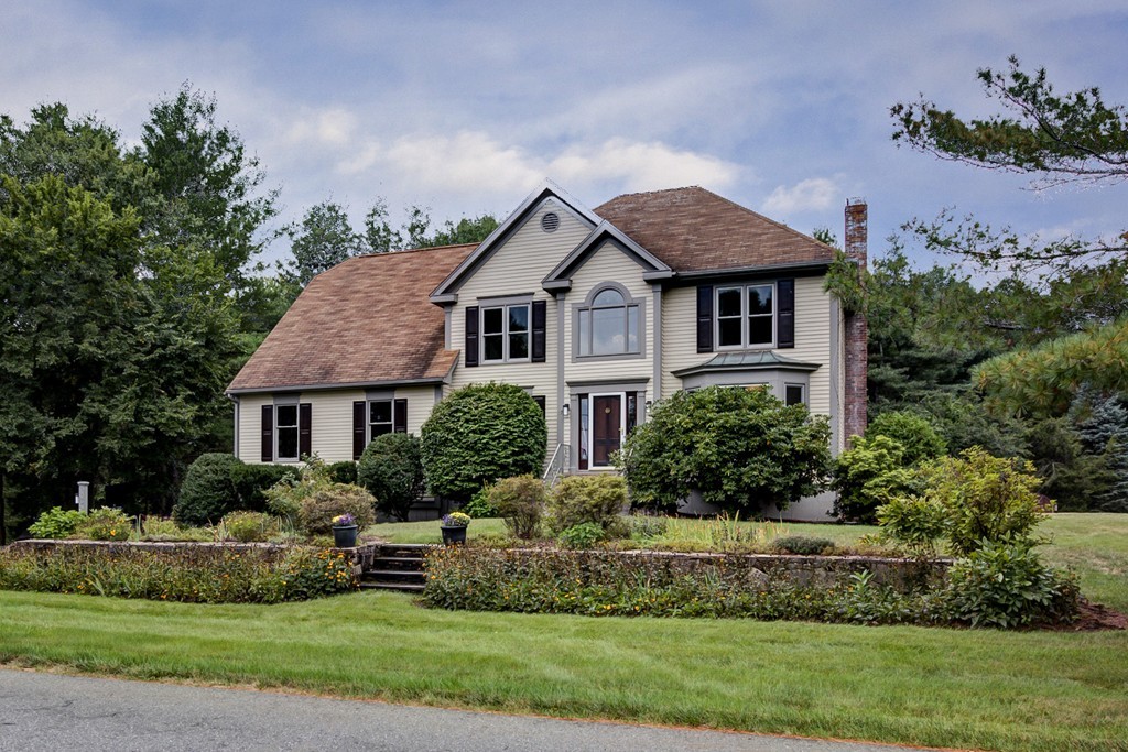 37 Edgewood Road Southborough, MA 01772 - Photo 1 of 29 a front view of a house with a yard