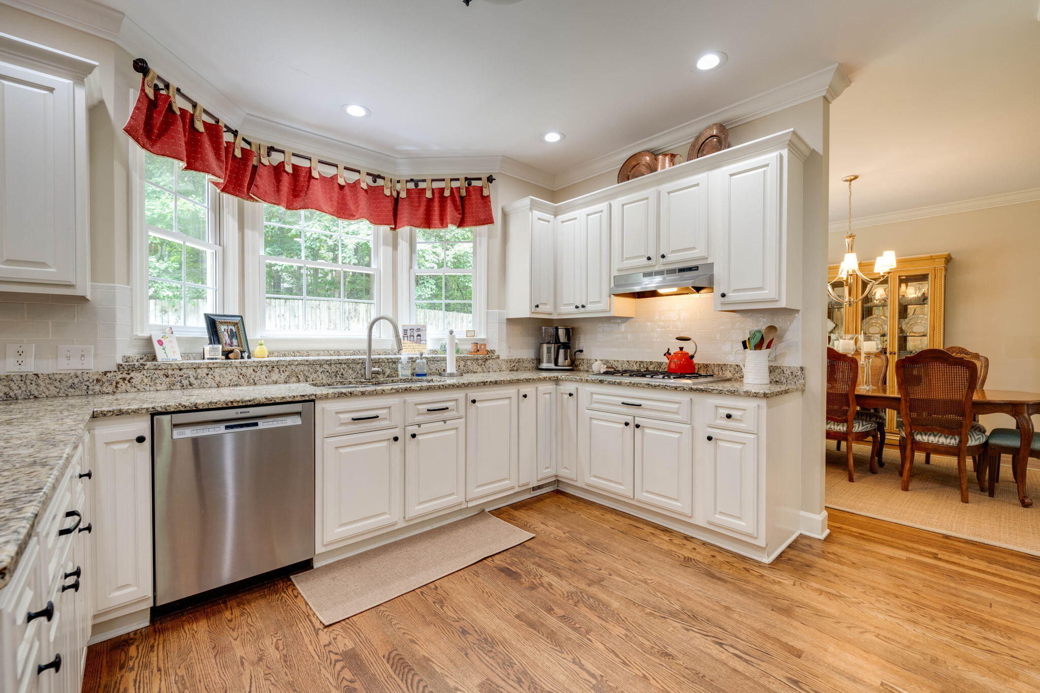 65 Cool Spring Road Signal Mountain, TN 37377 - Photo 2 of 48 28-web-or-mls-DSC_6317