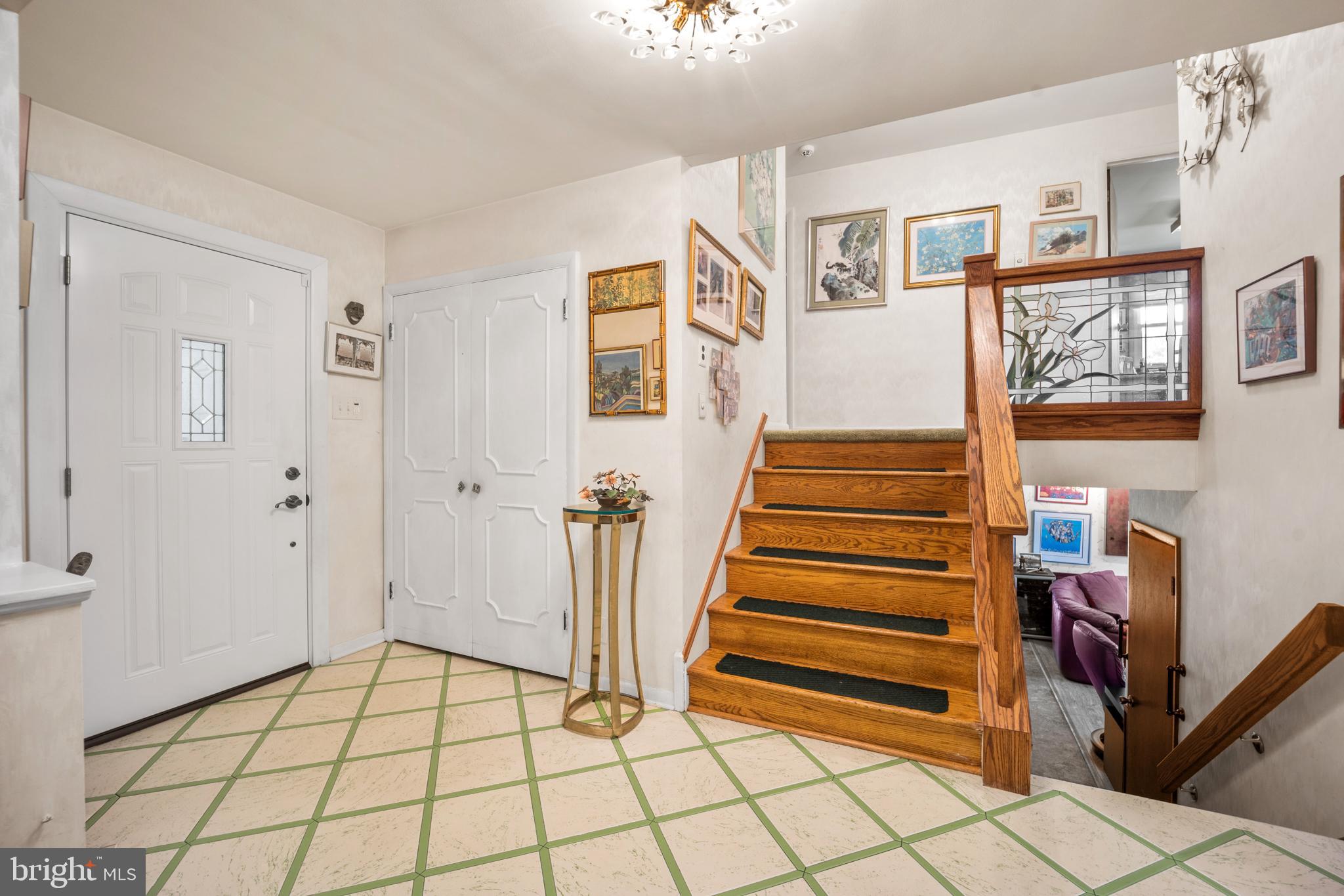 469 Moreland Road Huntingdon Valley, PA 19006 - Photo 6 of 55