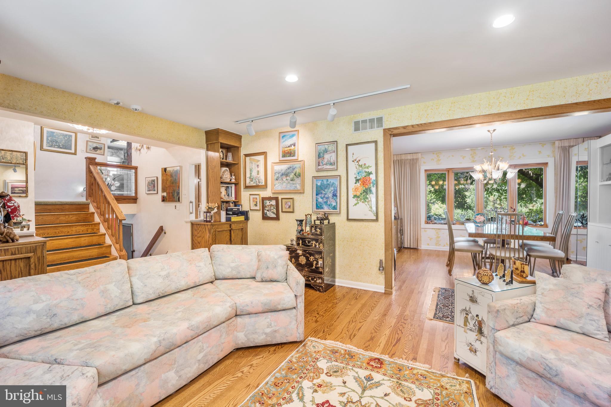 469 Moreland Road Huntingdon Valley, PA 19006 - Photo 8 of 55