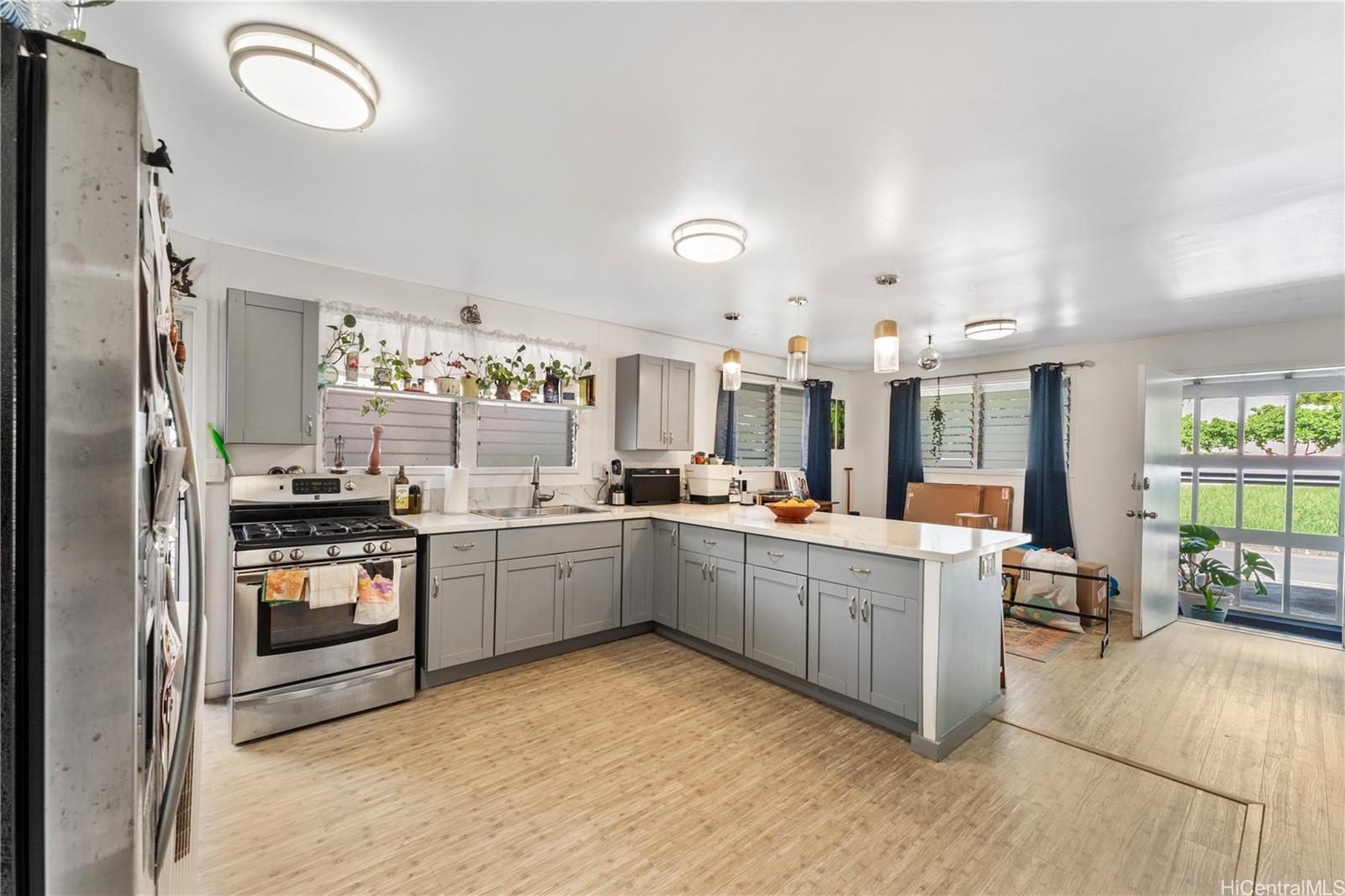 1837 Pacific Heights Road Honolulu, HI 96813 - Photo 14 of 17 Kitchen opens up to dining area and living room