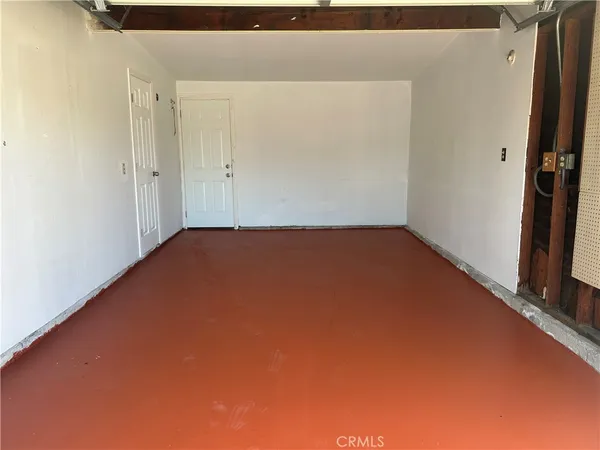 an empty room with an empty space