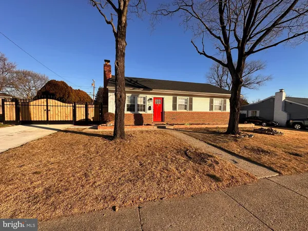 a house view with a backyard space