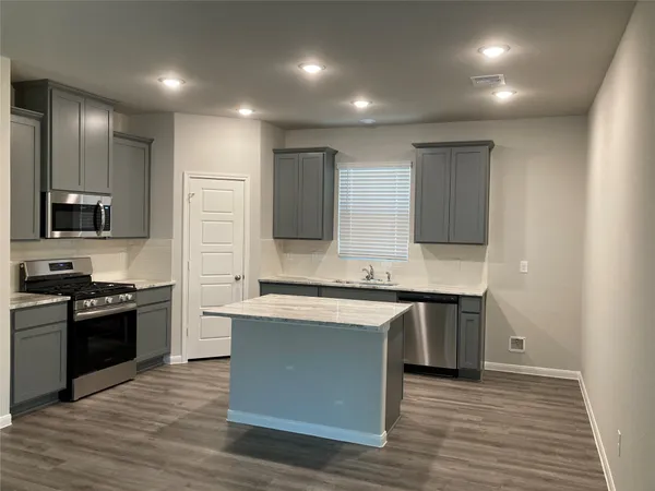 $2,300 | 22826 Ephesus Avenue, Tomball, TX 77377