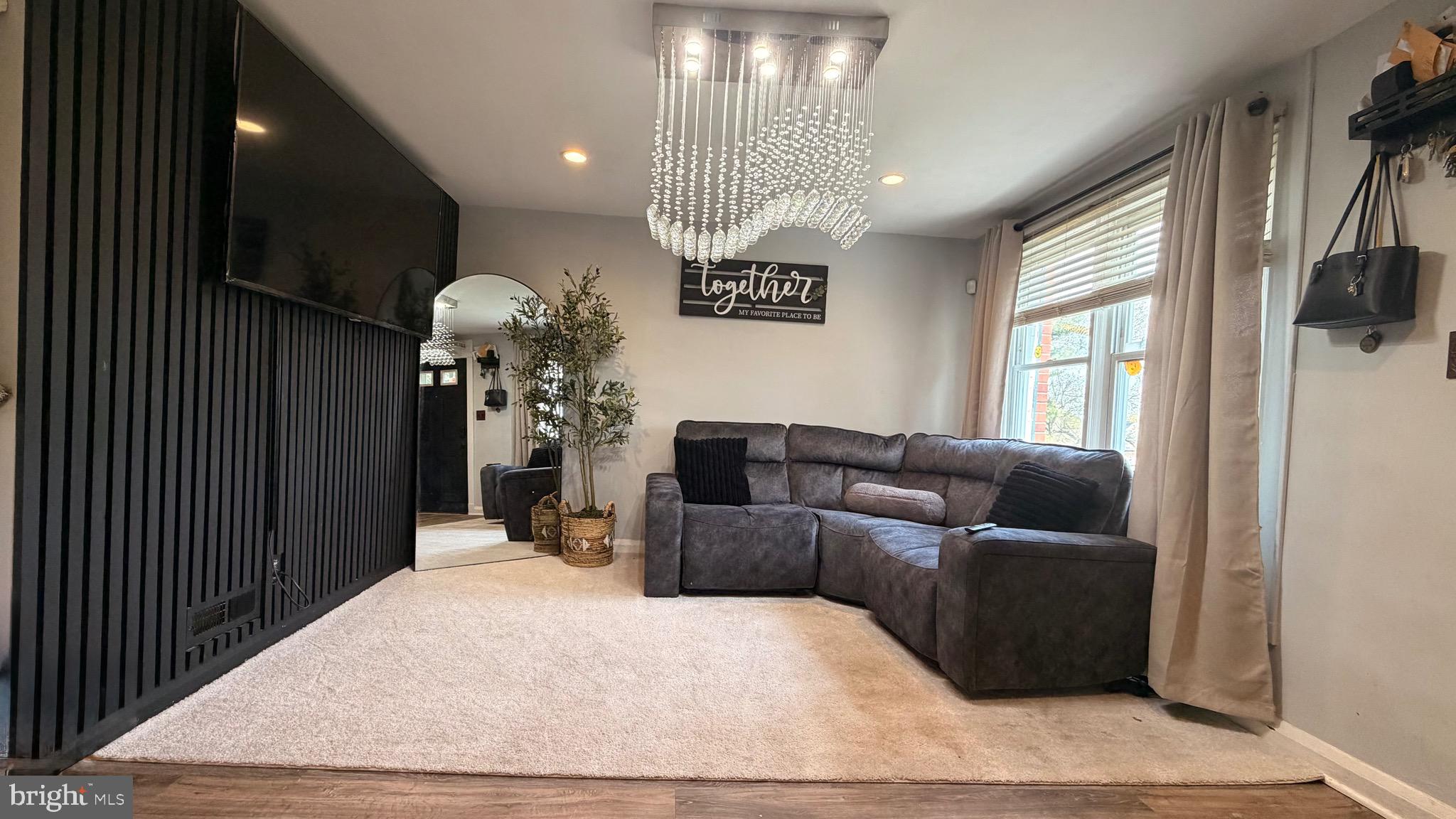 702 South Woodington Road Baltimore, MD 21229 - Photo 2 of 31