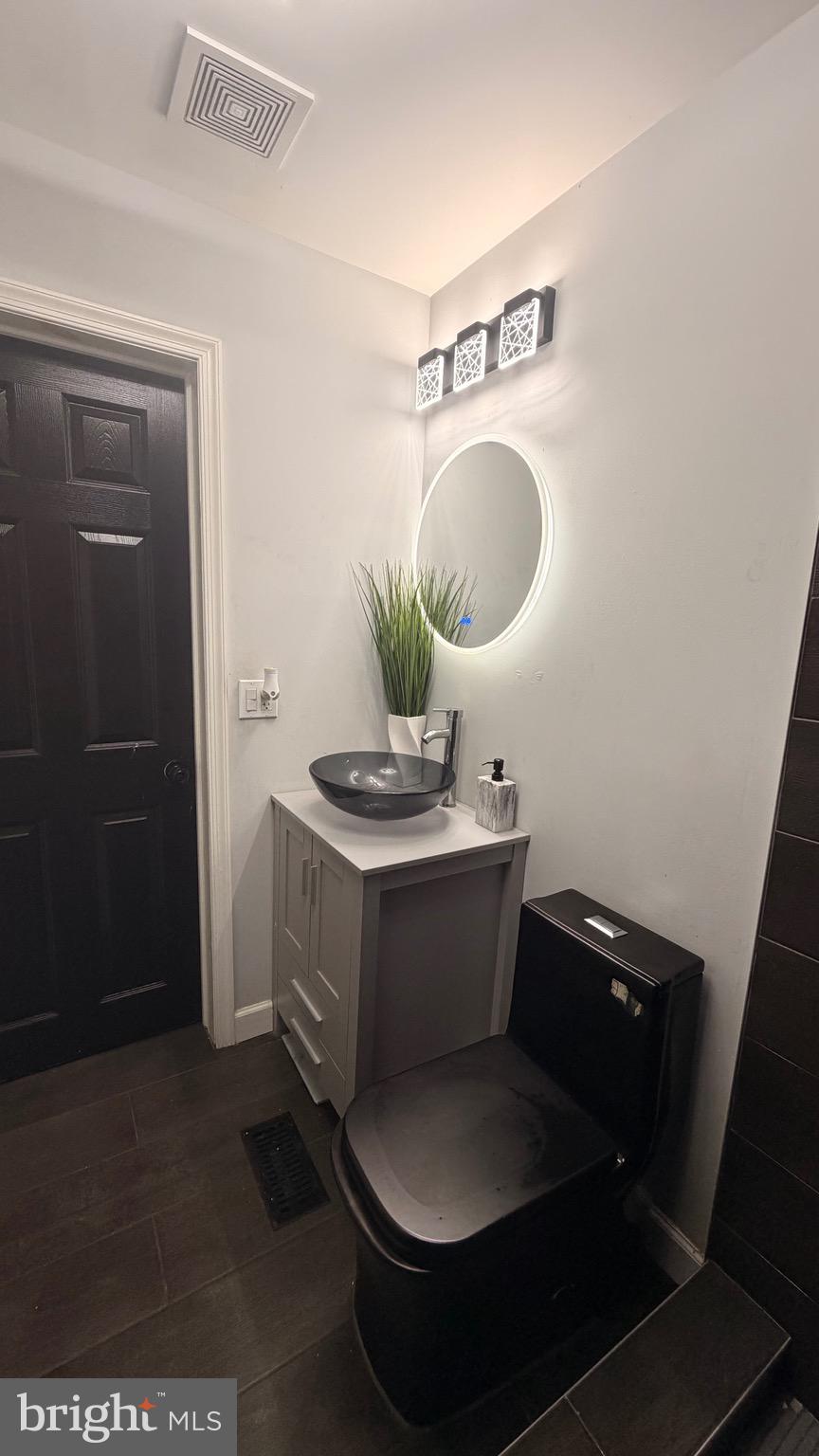 702 South Woodington Road Baltimore, MD 21229 - Photo 21 of 31