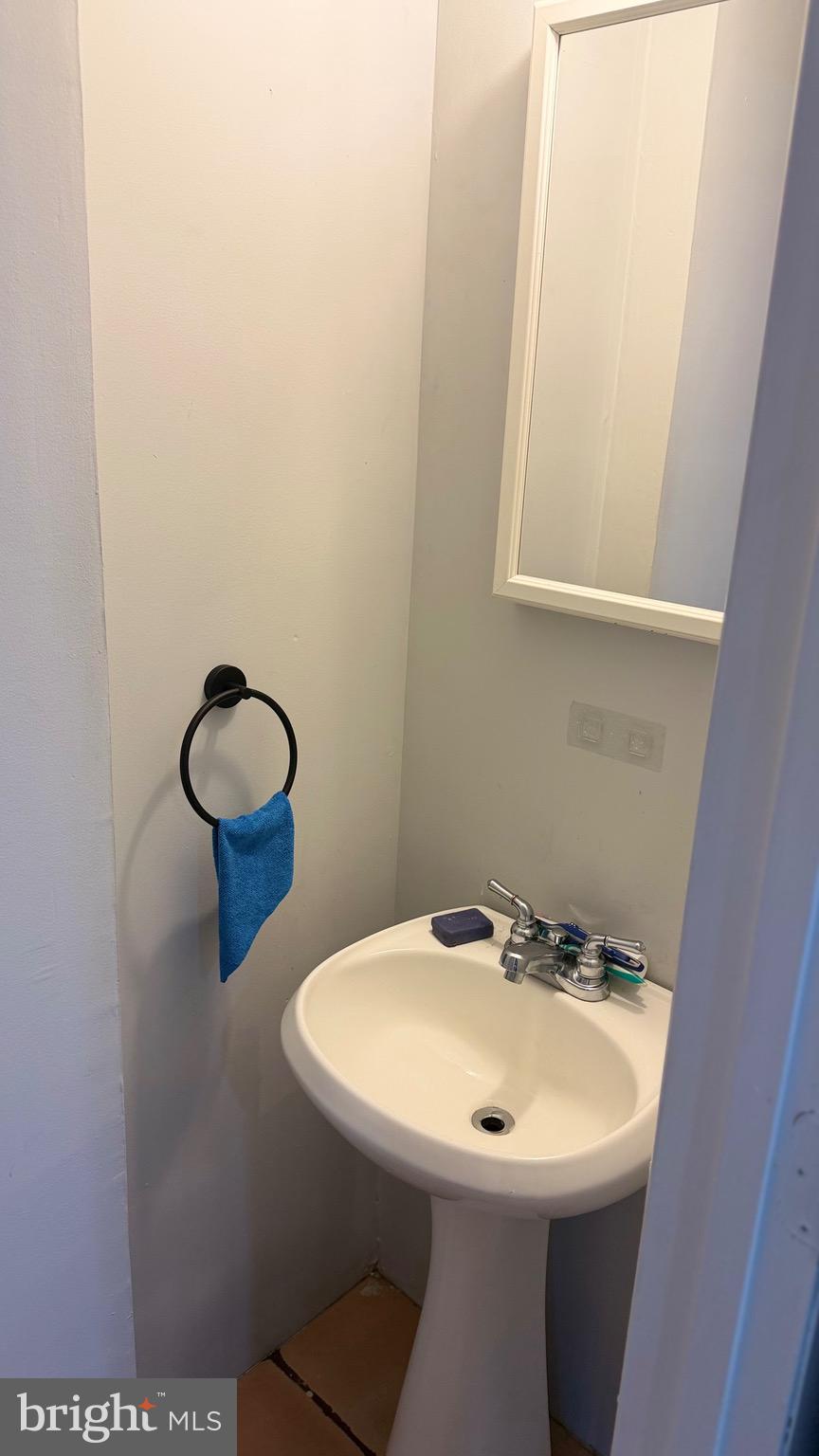 702 South Woodington Road Baltimore, MD 21229 - Photo 27 of 31