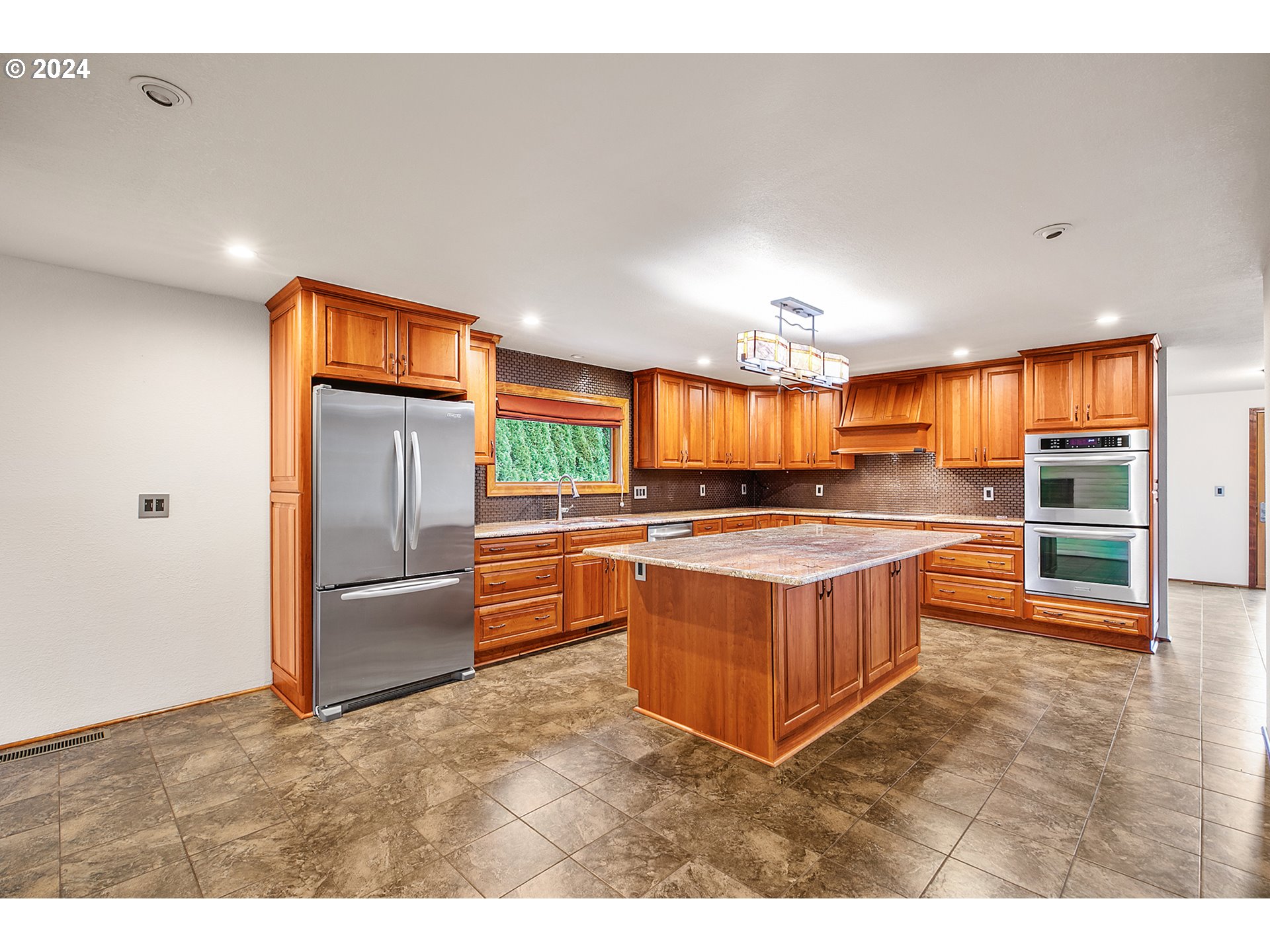 6850 Southwest Molalla Bend Road Wilsonville, OR 97070 - Photo 13 of 47 Kitchen