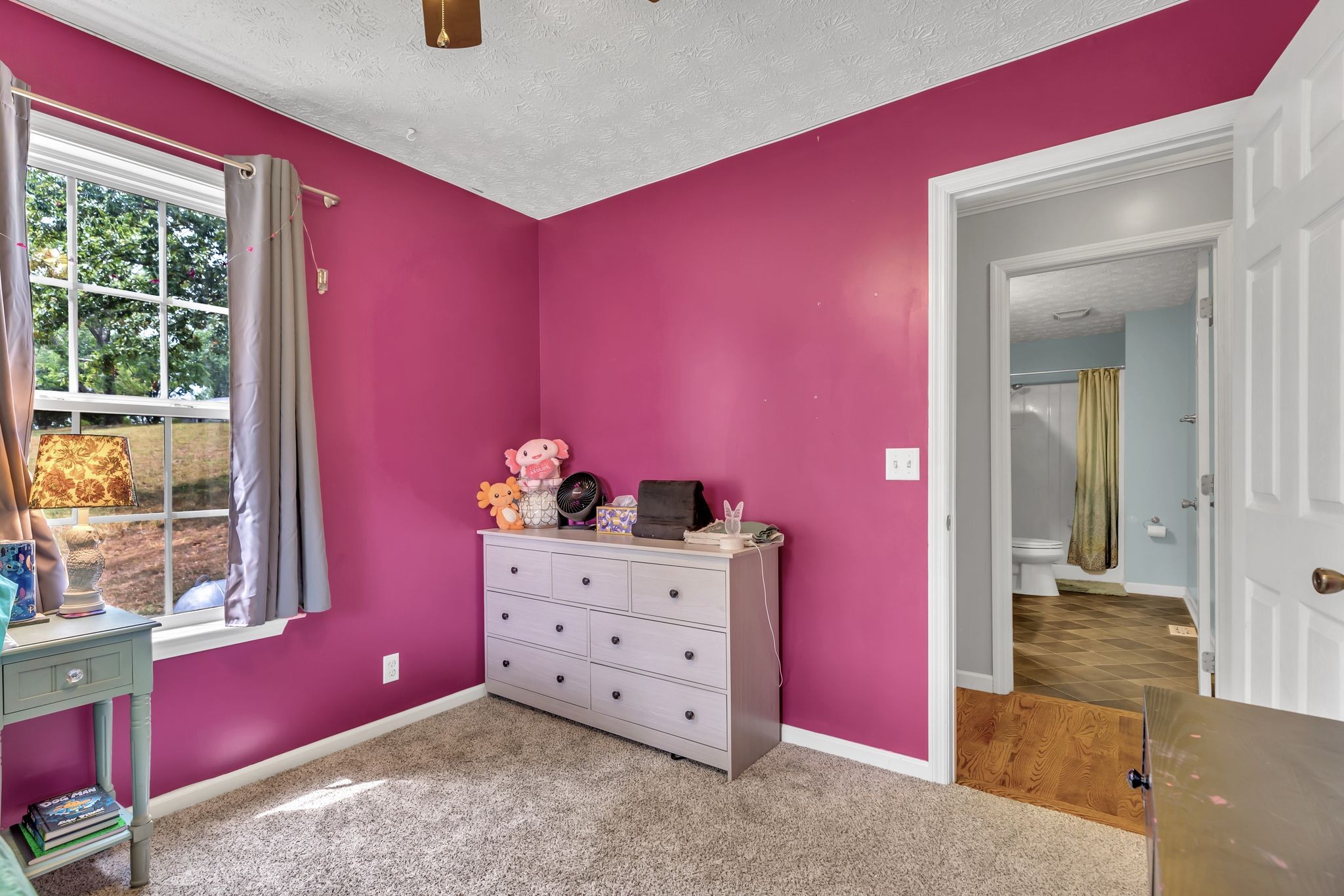 1450 Pleasant Hill Road McMinnville, TN 37110 - Photo 22 of 33 a view of a livingroom with a window
