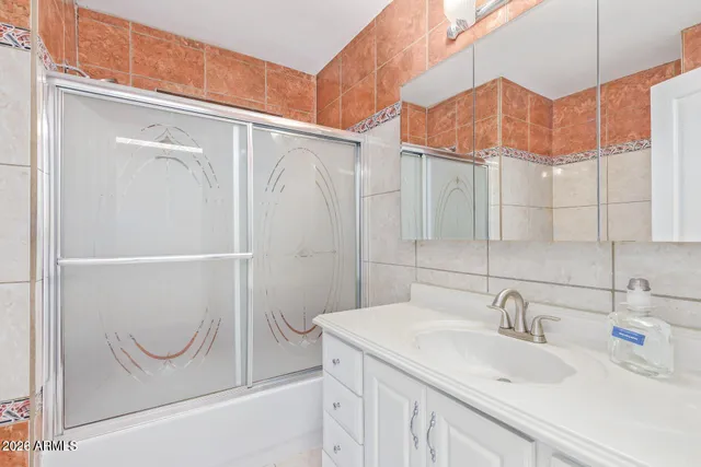 $3,600 | 1212 East McLellan Boulevard, Phoenix, AZ 85014