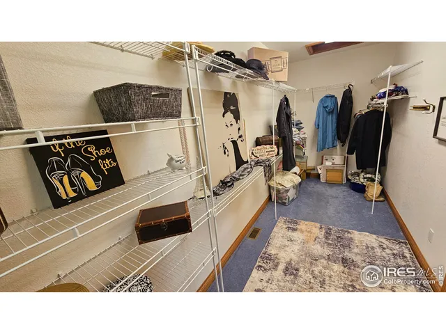 a en suite bathroom with a sink and a mirror