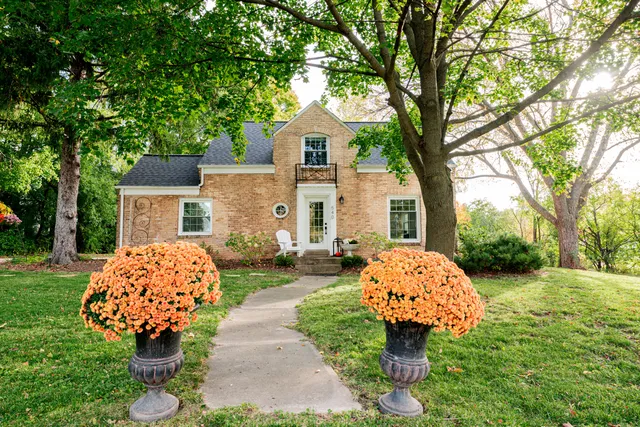 $479,000 | 540 Crystal Lane, Elm Grove, WI 53122