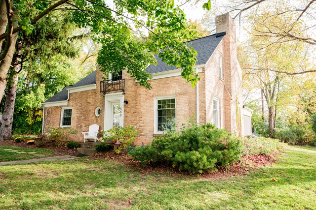 $479,000 | 540 Crystal Lane, Elm Grove, WI 53122