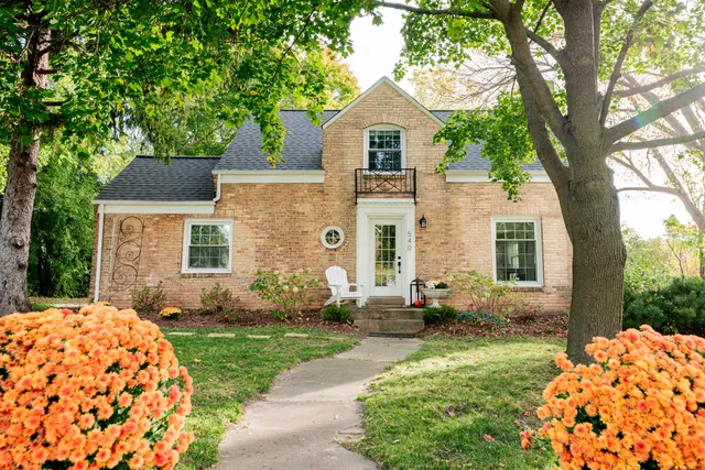 $479,000 | 540 Crystal Lane, Elm Grove, WI 53122