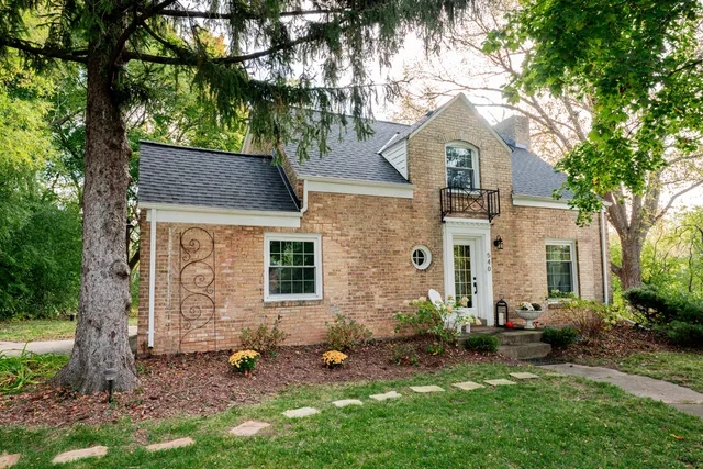 $479,000 | 540 Crystal Lane, Elm Grove, WI 53122